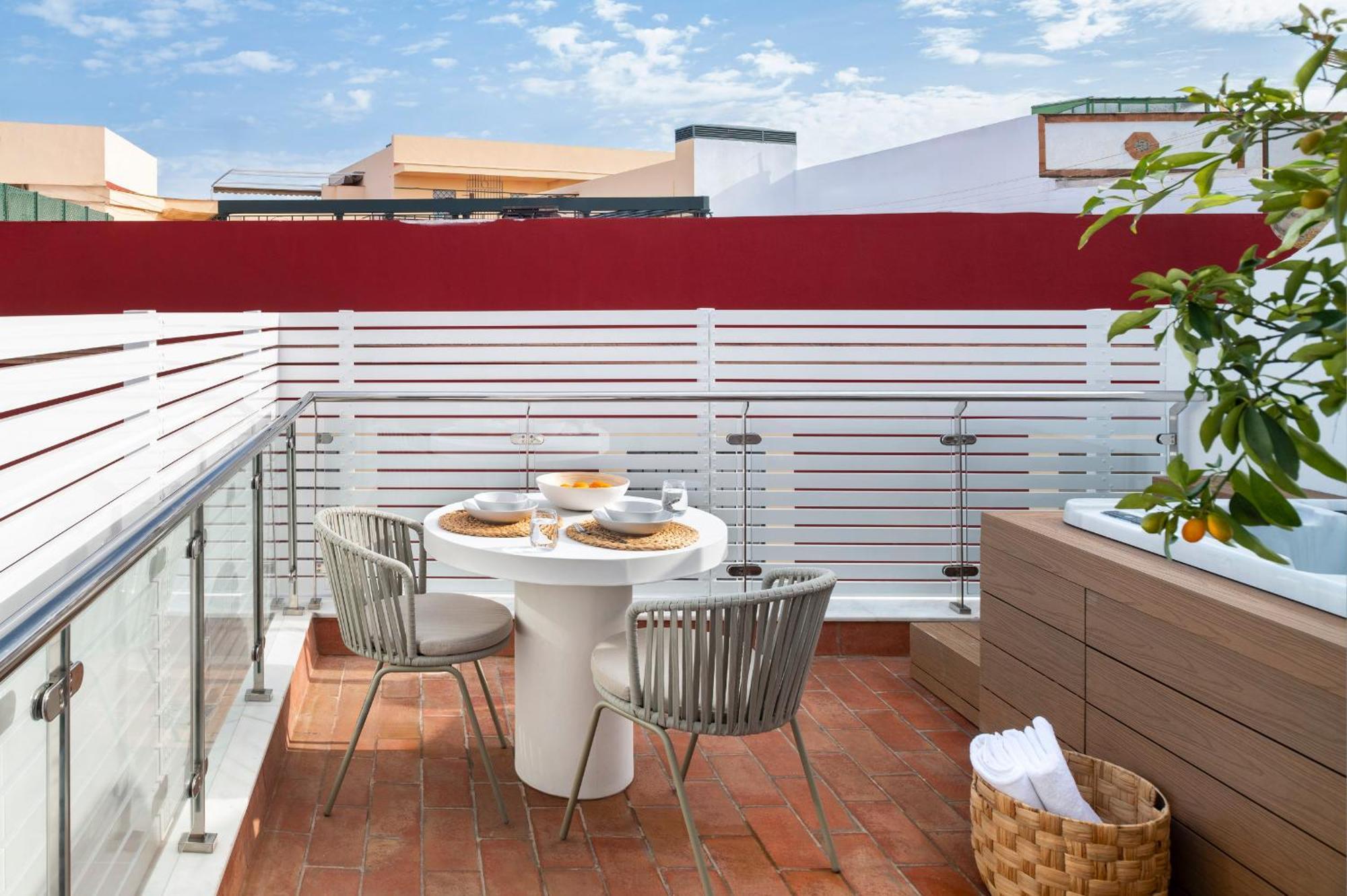 Magno Apartments Santa Clara - Private Terraces With Jacuzzi Sewilla Zewnętrze zdjęcie