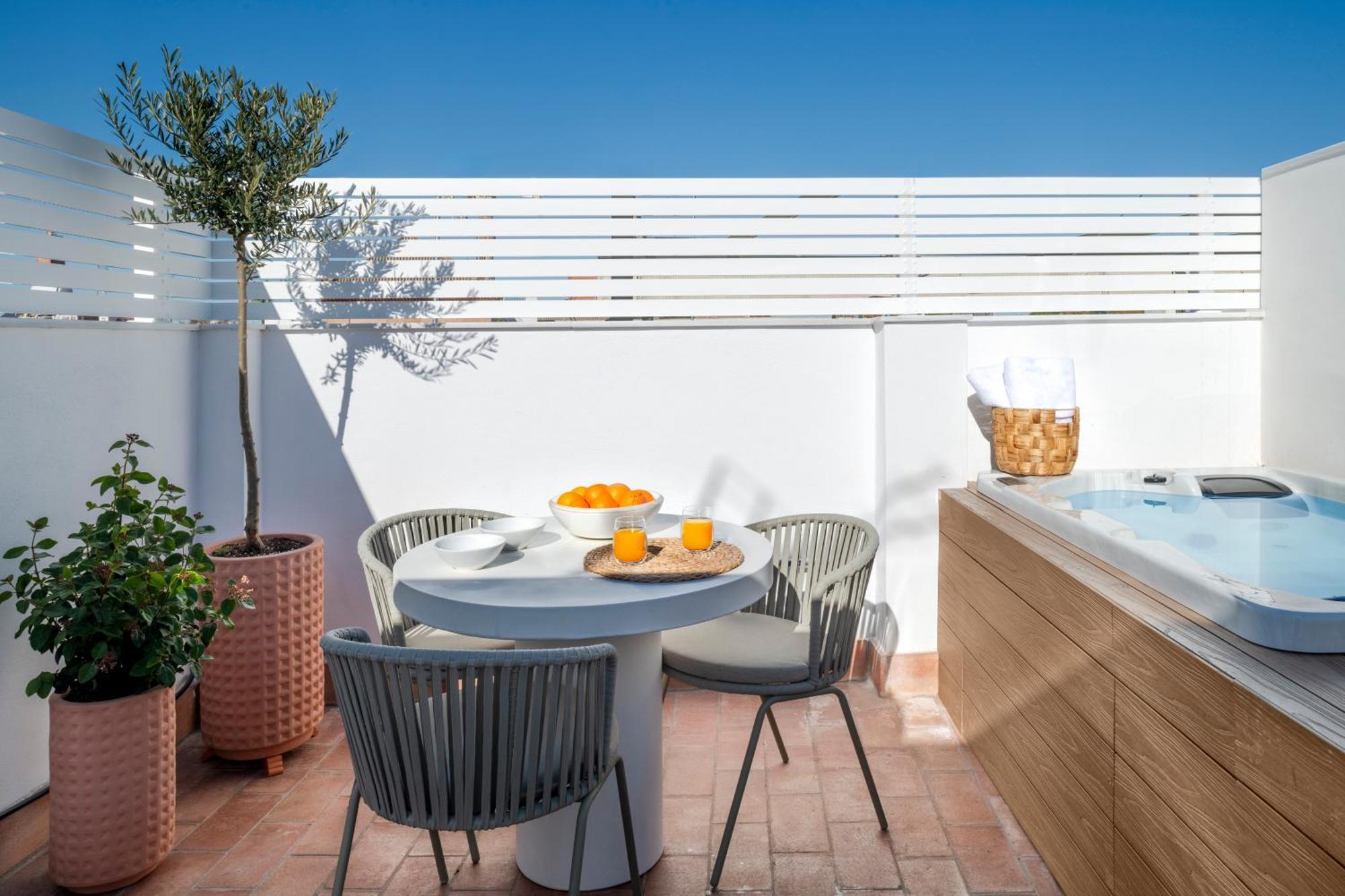 Magno Apartments Santa Clara - Private Terraces With Jacuzzi Sewilla Zewnętrze zdjęcie